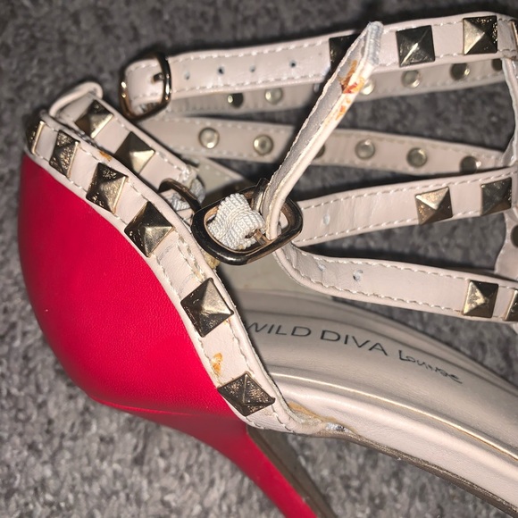COPY - Red rock stud pointy toe heels - Picture 8 of 10